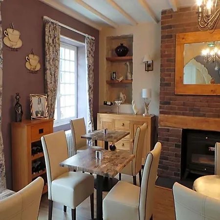 Le Montaigne Bed & Breakfast 3*