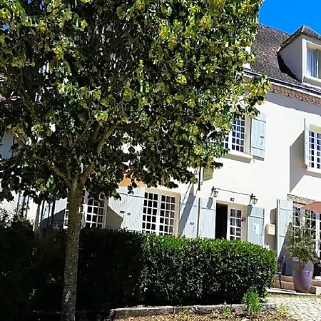 Le Montaigne Bed & Breakfast 3*